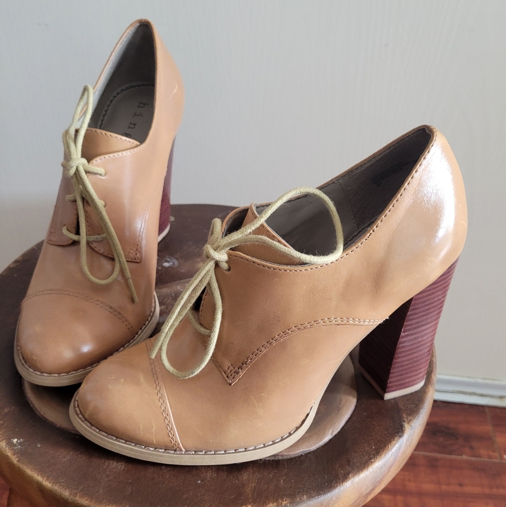 High heel Oxford sz 6 tan